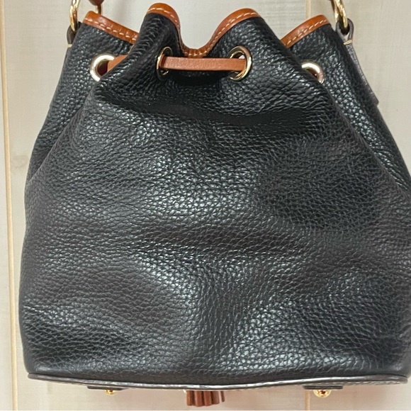 Dooney & Bourke Black Tan Saffiano Crossbody Drawstring bag - Picture 2 of 12